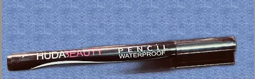 Huda Beauty eyeliner